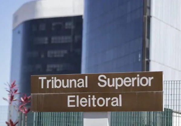TSE barra anúncios de Lula acusando Flávio de ser contra escala 6×1