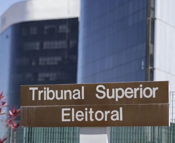 TSE dá 24h para Meta provar igualdade entre campanhas de Lula e Flávio, sob pena de multa