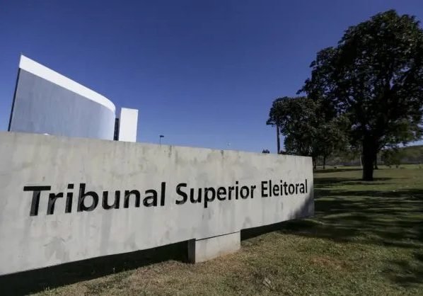 TSE manda suspender site que oferece criptomoedas por apoio a Flávio
