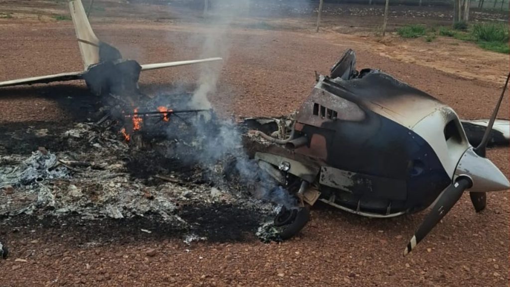 VÍDEO: avião é incendiado após perseguição e tentativa de interceptação pela FAB em MT
