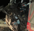 Colisão com dois ônibus deixa carreta destruída e BR-163 interditada
