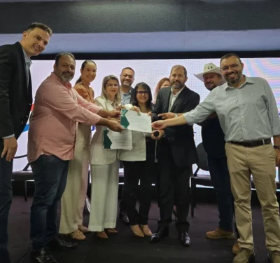 Feaftur destaca sustentabilidade e entrega de selos na agricultura familiar