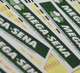 Ninguém acerta Mega-Sena; prêmio acumula para R$ 165 milhões