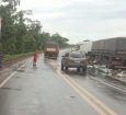 Carreta e van se envolvem em acidente em rodovia de Mato Grosso